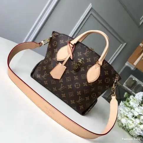 Bags LV 19T1L0162 0527